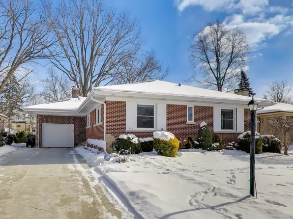 925 Indian Rd, Glenview, IL 60025