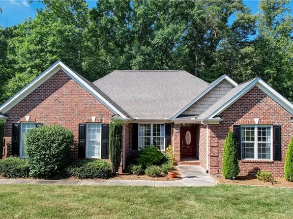 120 Keel Ct, Stokesdale, NC 27357