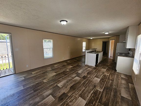 4th image of 9380 103rd St #67