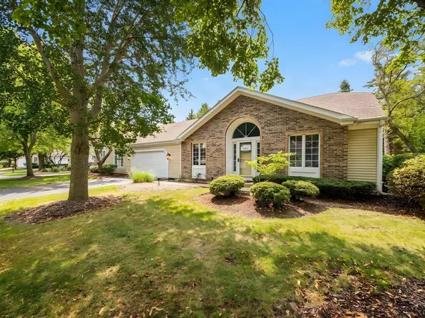 281 Governors Ln #281, Elgin, IL 60123