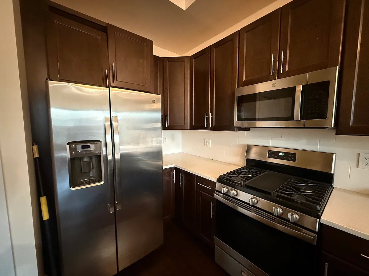 Building Photo - 516 W Montgomery Ave #O7