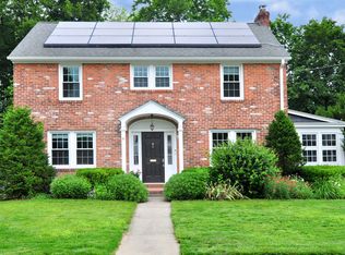 16 Ridgewood Rd, Windsor, CT 06095