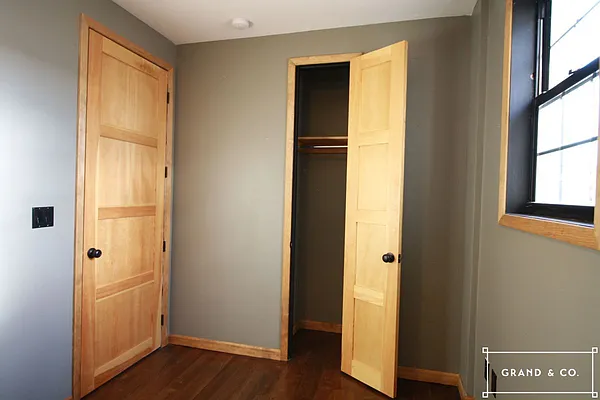 Rented by Grand & Co. | media 125