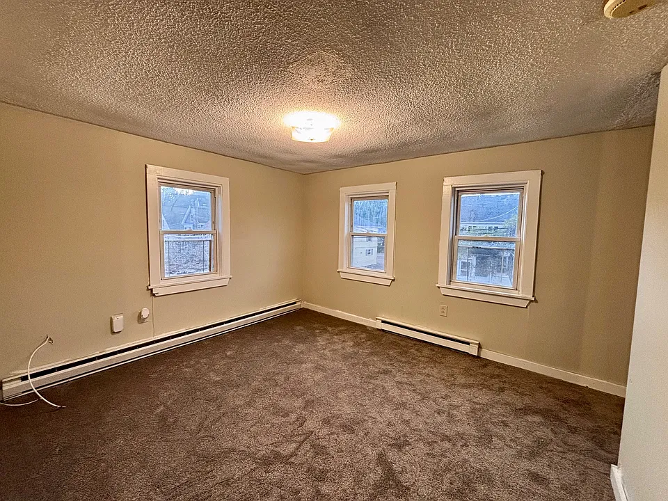 42-44 Franklin St #3
