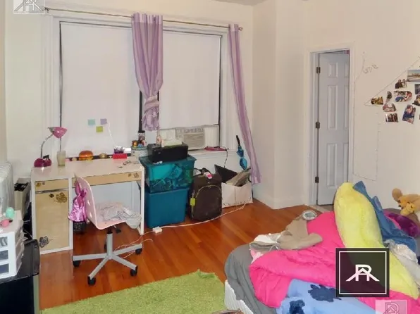 35 Egremont Rd, Brighton, MA