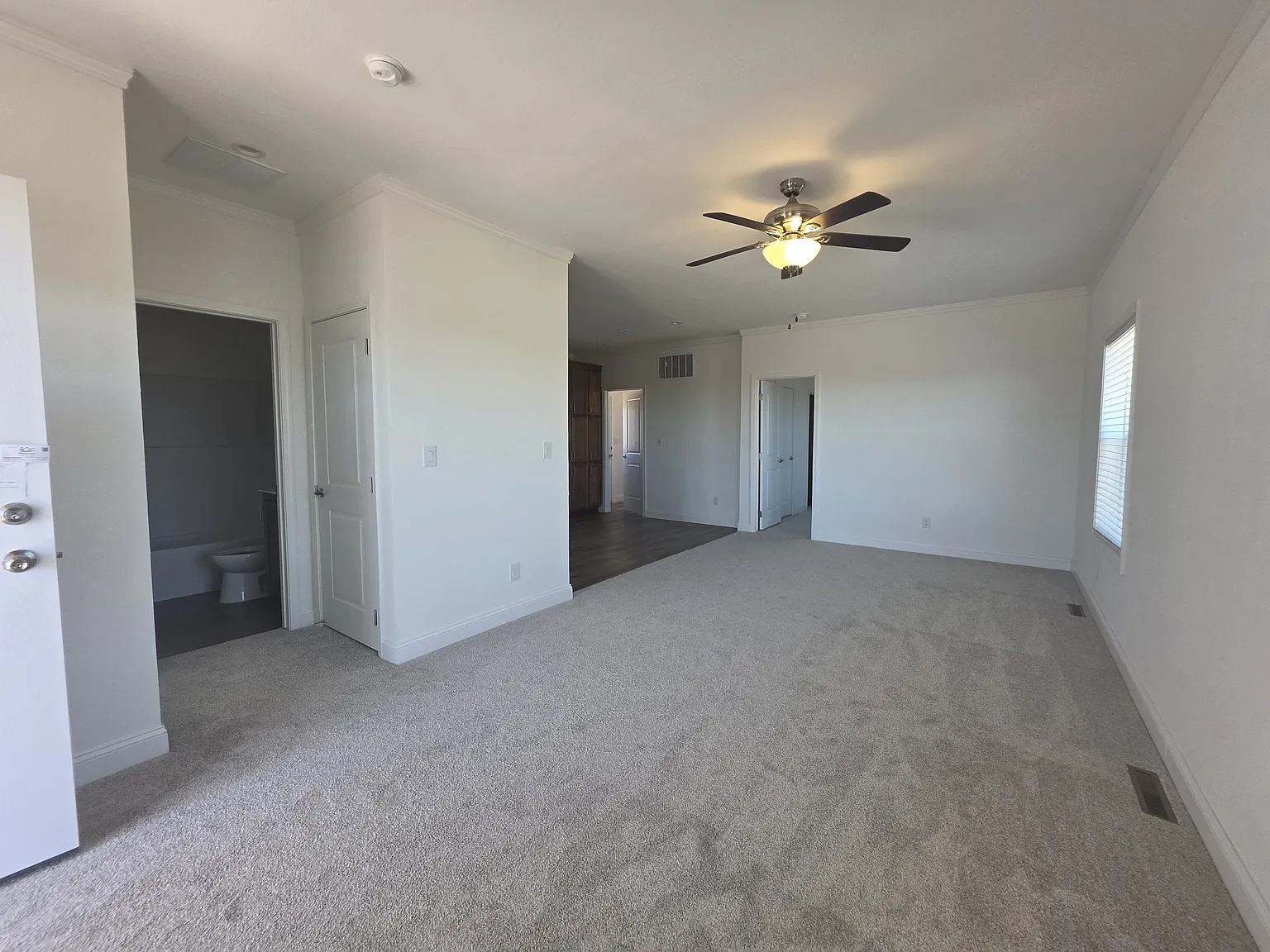 2 bed, 945 sqft, $1,600 — Photo 4