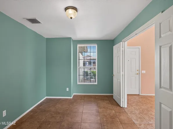 7695 W Summer Sky Dr, Tucson, AZ 85743