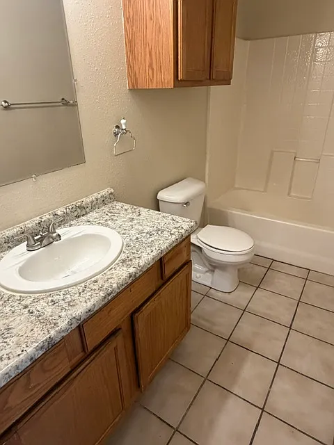 2 bed, 1000 sqft, $950 — Photo 3