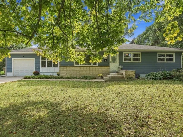 5809 Crabapple Ln, Madison, WI 53711