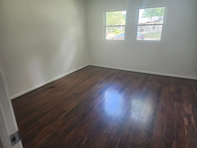 1285 Sir Kay Dr — Photo 3