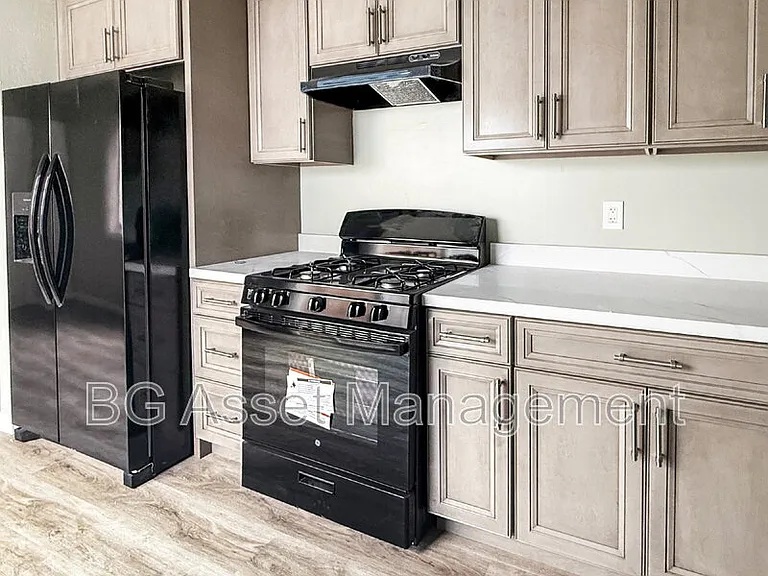1755 Emeric Ave — Photo 2