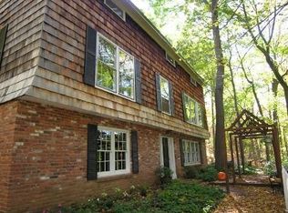 40 Poplar Rd, Ridgefield, CT 06877