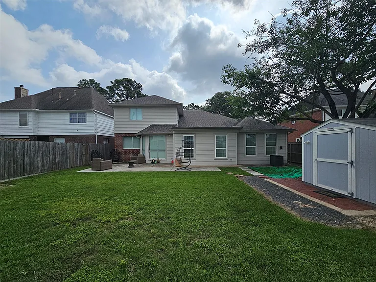 5739 Henniker Dr — Photo 28