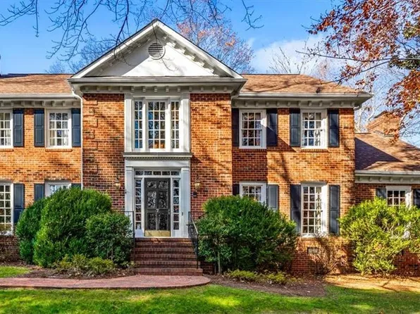 7 Lake Forest Ct, Greensboro, NC 27408