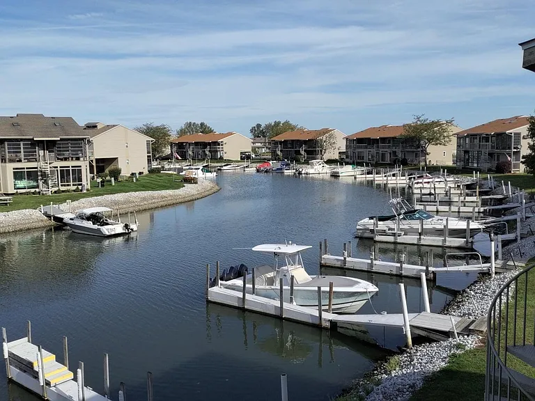 6250 N Harris Harbor Dr — Photo 3