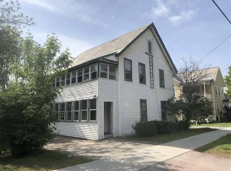 5 bed, 1.5 bath, $6,000 — Photo 1