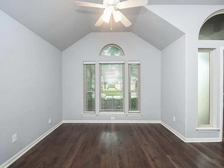 2707 Millers Falls Ct — Photo 4