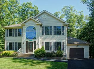 110 Pasquin Dr, East Stroudsburg, PA 18301