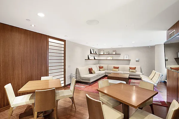 Sold by Compass | media 21