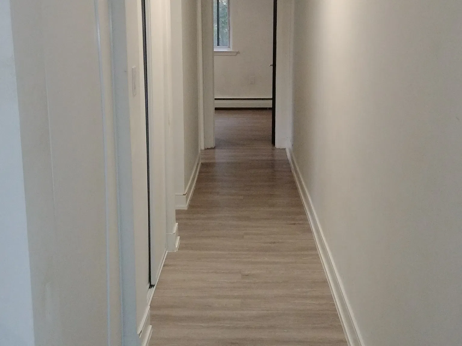 2148 Lilnan Court Burlington — Photo 4