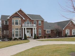 5285 Roanoke Dr, Weldon Spring, MO 63304