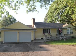 1009 E Dill Dr, Dewitt, MI 48820