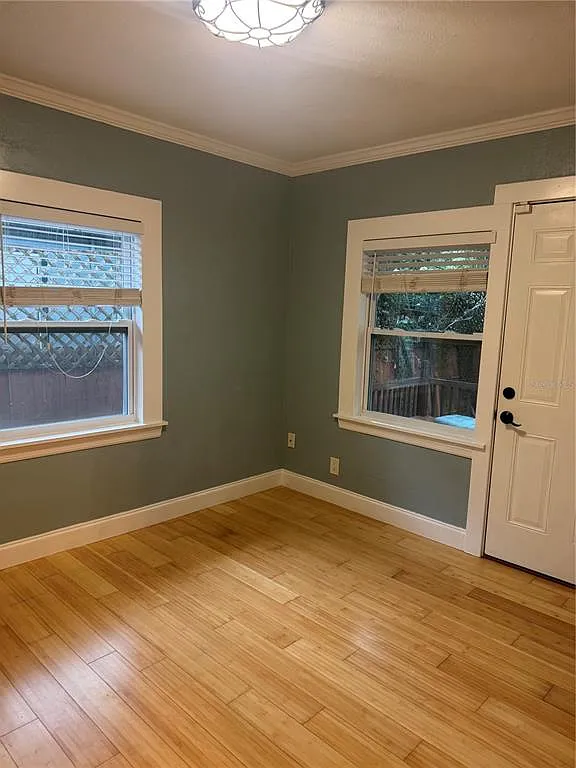 3 bed, 1.0 bath, 994 sqft, $2,800 — Photo 4