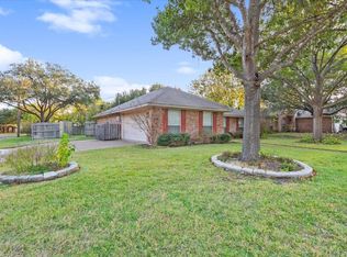 10700 Apache Dr, Woodway, TX 76712