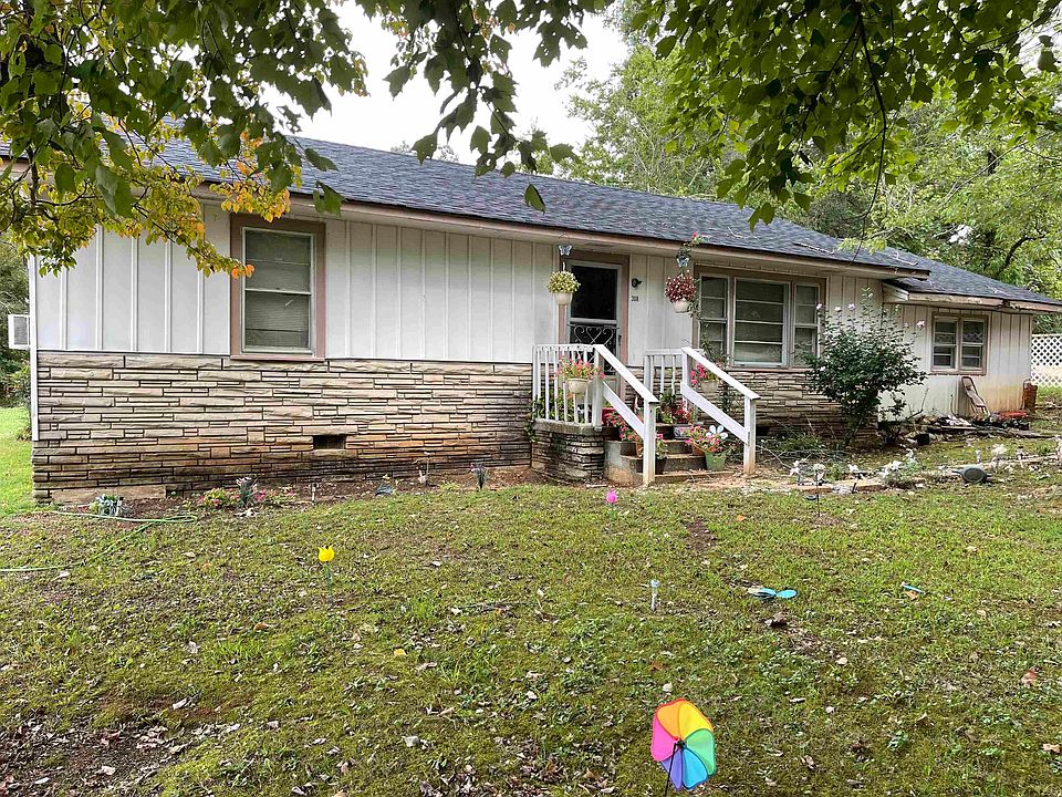 2nd image of 308 Oak St