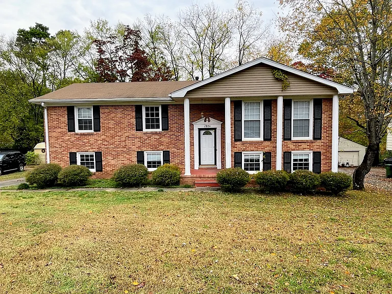 2804 Broadview Dr NW — Photo 1