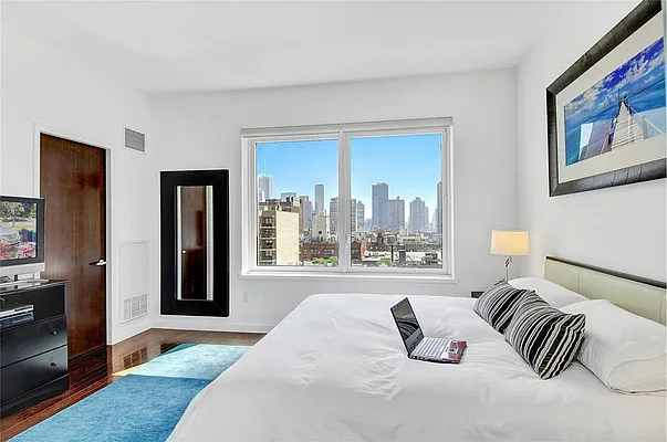 Rented by Luxury Property Group | media 13