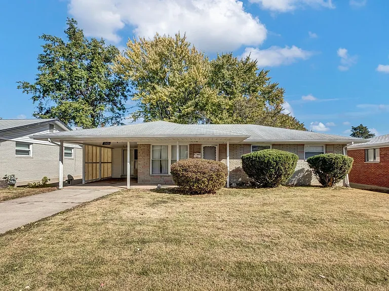1505 Miller Dr — Photo 1