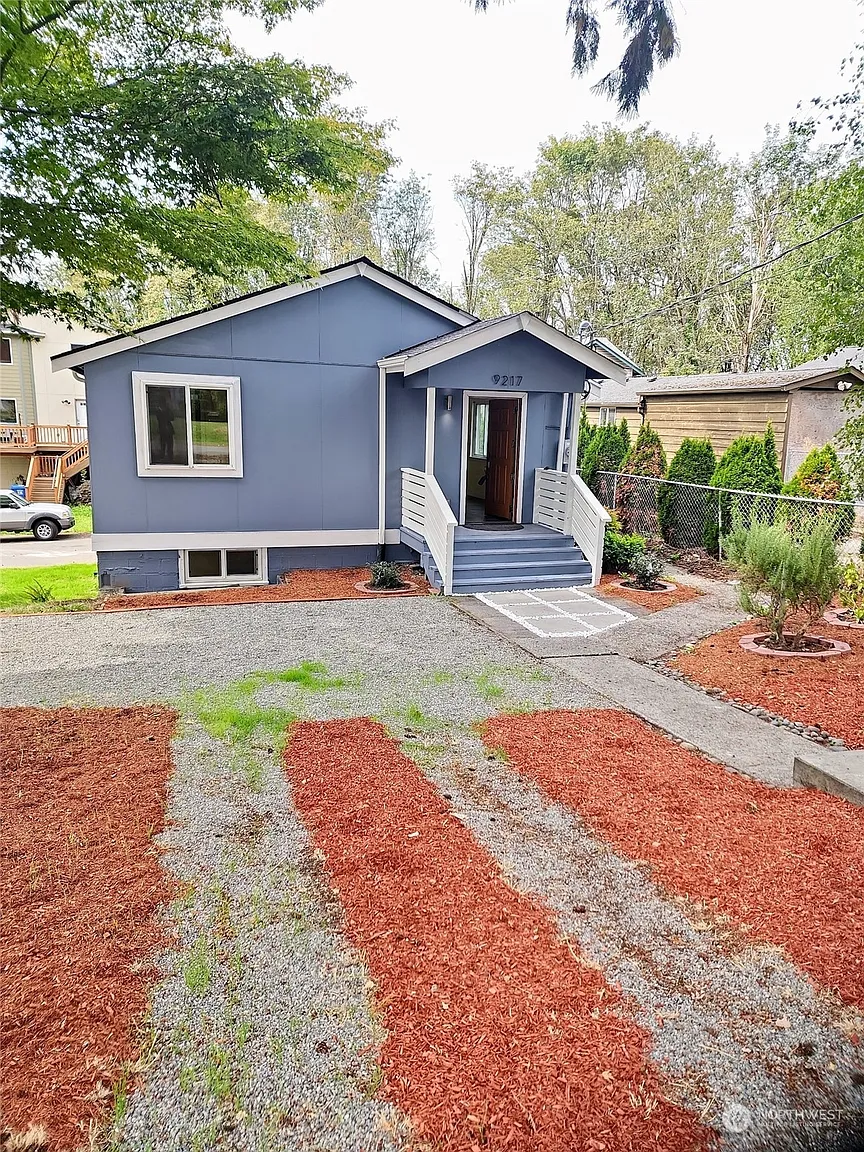 9217 36th Avenue S photo 1