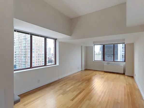 260 West 52nd Street image 2 of 4