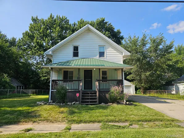 842 Crawford St, Flint, MI 48507