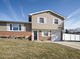 1414 Worden Way, Elk Grove Village, IL 60007