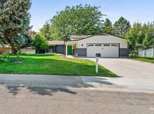 5037 N Sunderland Dr, Boise, ID 83704