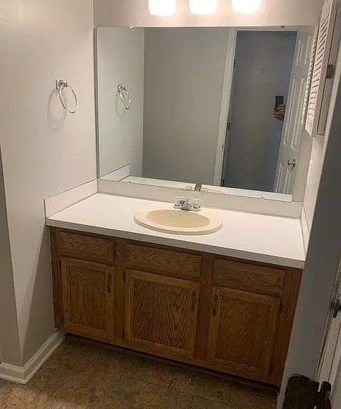 129 W Victoria Ct #E — Photo 12
