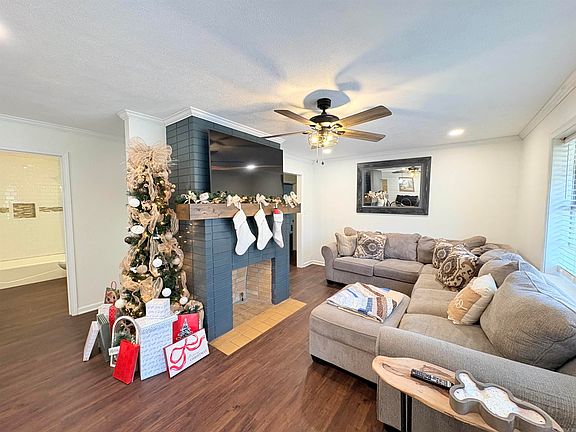 3rd image of 420 N 12th Ave
