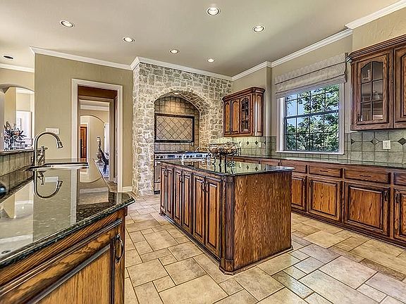 3rd image of 2404 Trinity Ct