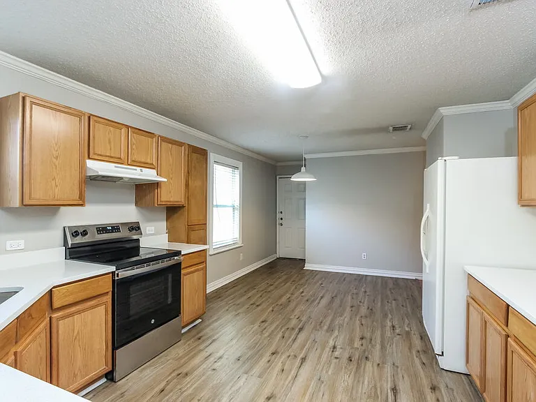 4812 Waterford Dr — Photo 8