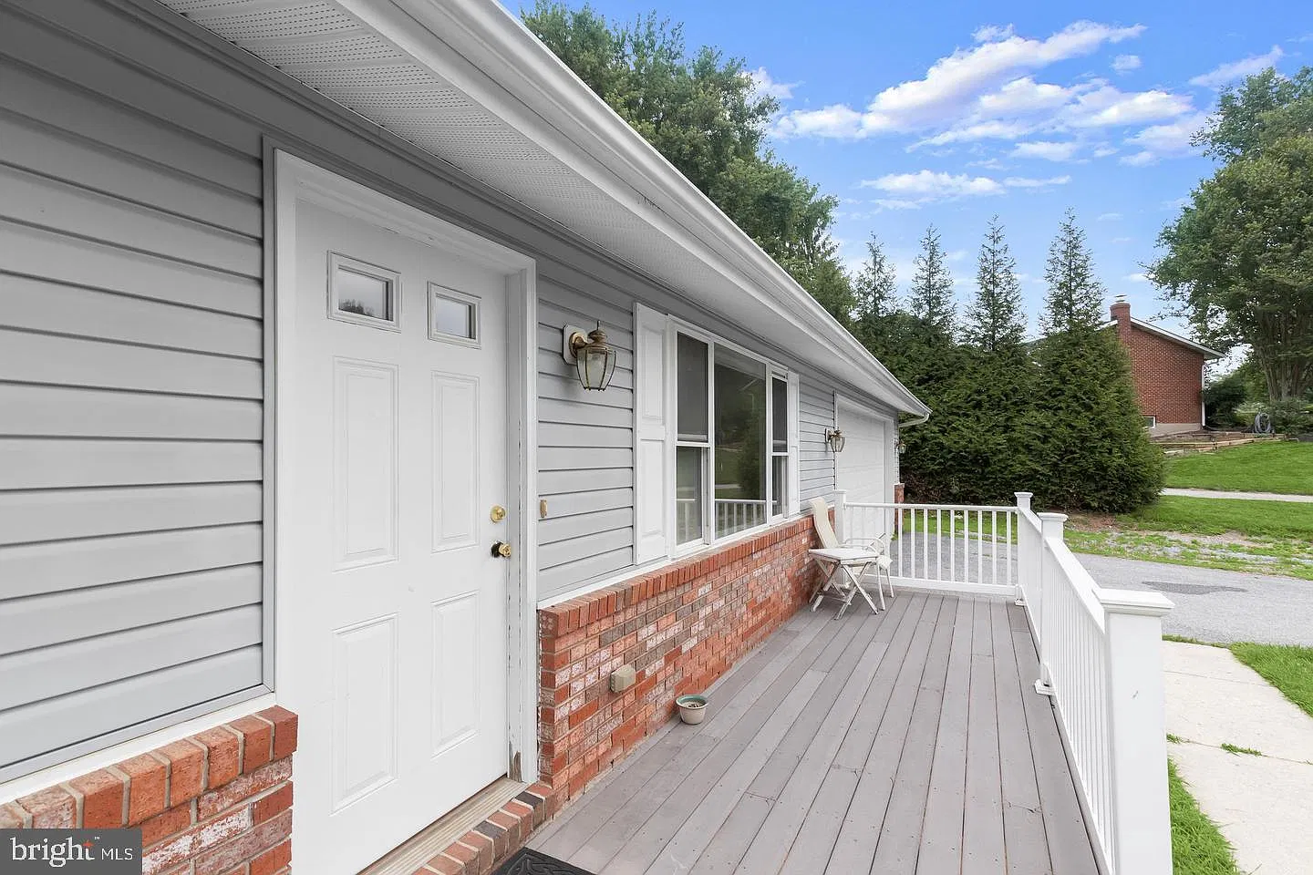 4 bed, 2.0 bath, 1892 sqft, $3,000 — Photo 3