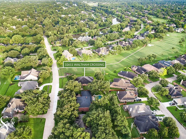32611 Waltham Xing — Photo 37