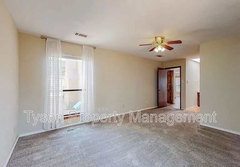 7305 Mayflower Rd NE — Photo 11