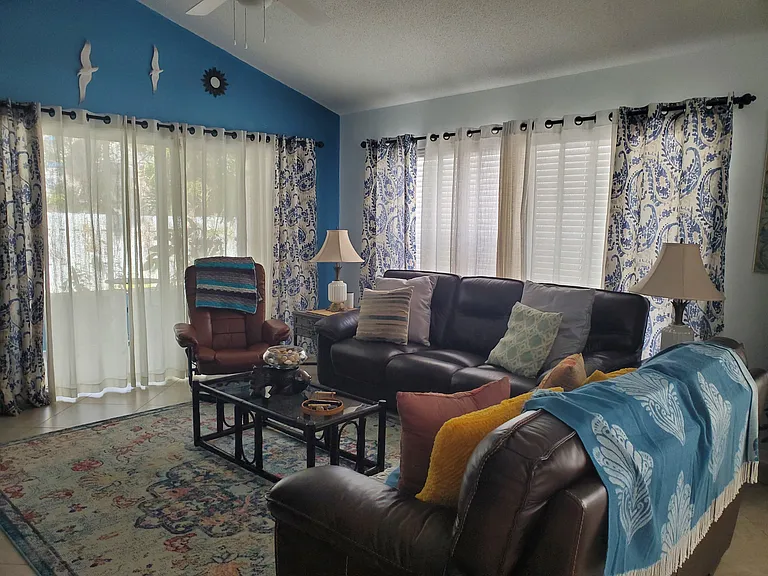572 10th Pl — Photo 8