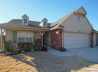 2023 Greenleaf Ct, Bartlesville, OK 74006