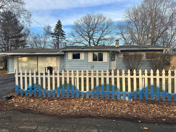 1901 Harden Dr, Owosso, MI 48867