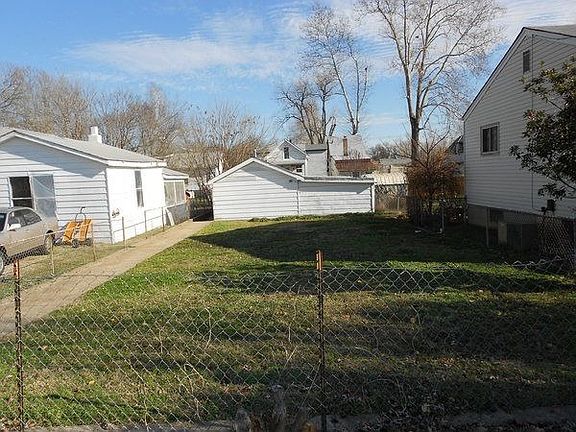 2nd image of 9807 Luna Ave