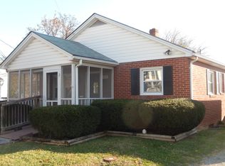 247 S Massanutten St, Strasburg, VA