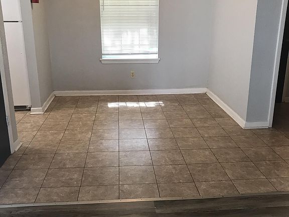 2nd image of 520 E Lagrange St #13